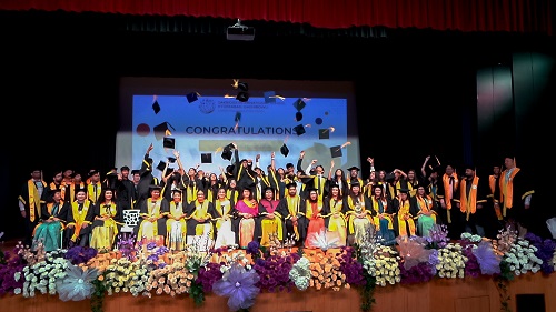 From Oakridge to Global Journeys: 100+ Students Triumph in Global University Placements