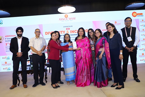 BUSINESSNEXT Lifts “Best Employer for Women” Trophy at Assocham Diversity & Inclusion Awards