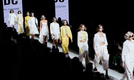 Indian Designer Lights Up Moscow Fashion Week