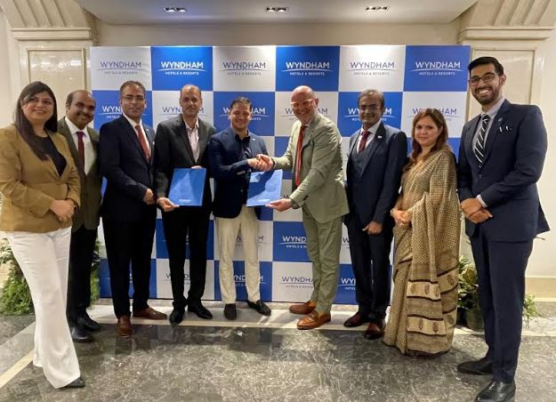 Elan Group Signs Ramada Encore Hotel by Wyndham with AS Hotels & Residences Private Limited at Elan Miracle Mall Sector – 84