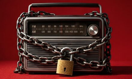 FM Radio: Tuned Out of News, Tuned into Crisis, Seeks Reforms